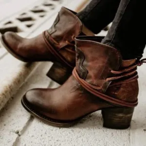 Elegant and detailed supportive Boots