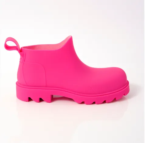 HIGH STREET RAIN BOOT in Dragon Fruit