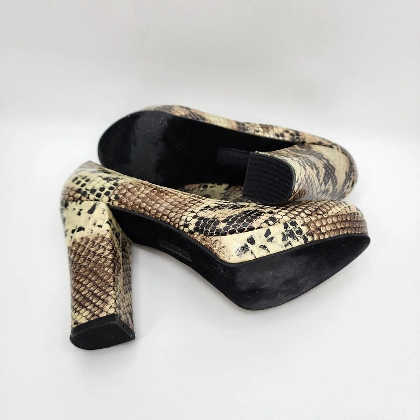 Kenneth Cole Proto Graph Snake Skin Chunky Block High Heel Woman's Size 7.5