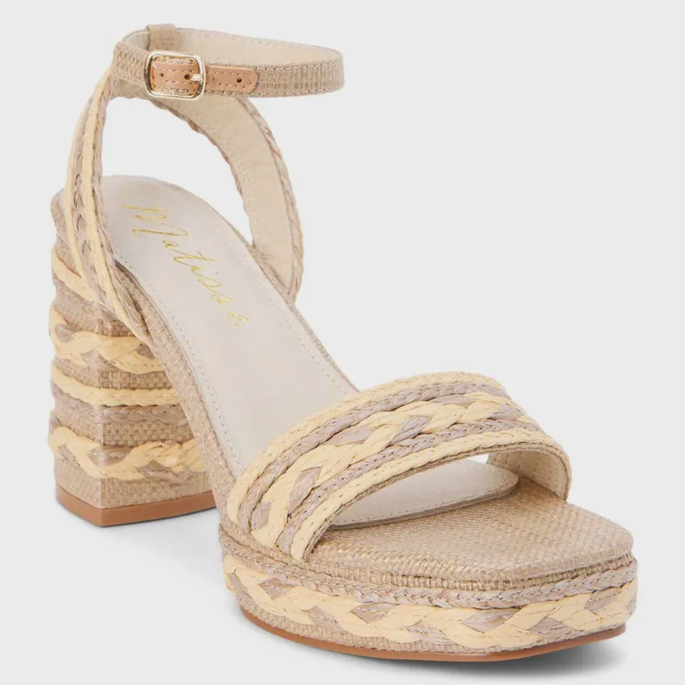 LYLA in Taupe