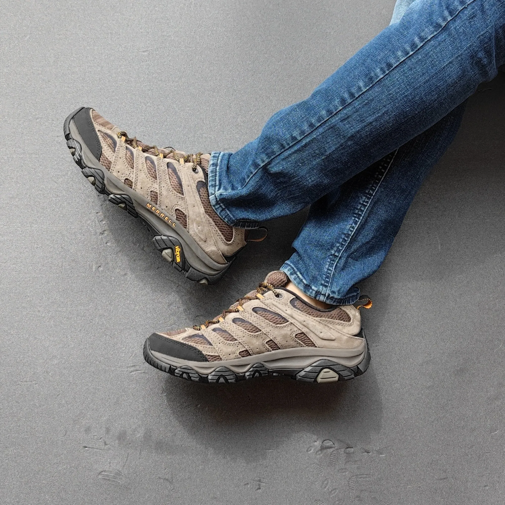 MOAB 3 Hiking Boot in Walnut