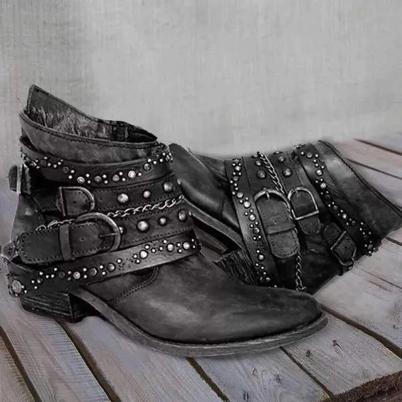 Relaxed and supportive orthopedic footwear