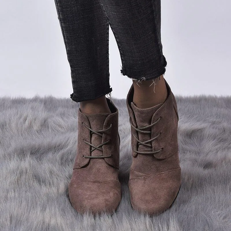Timeless and supportive orthopedic Shoes