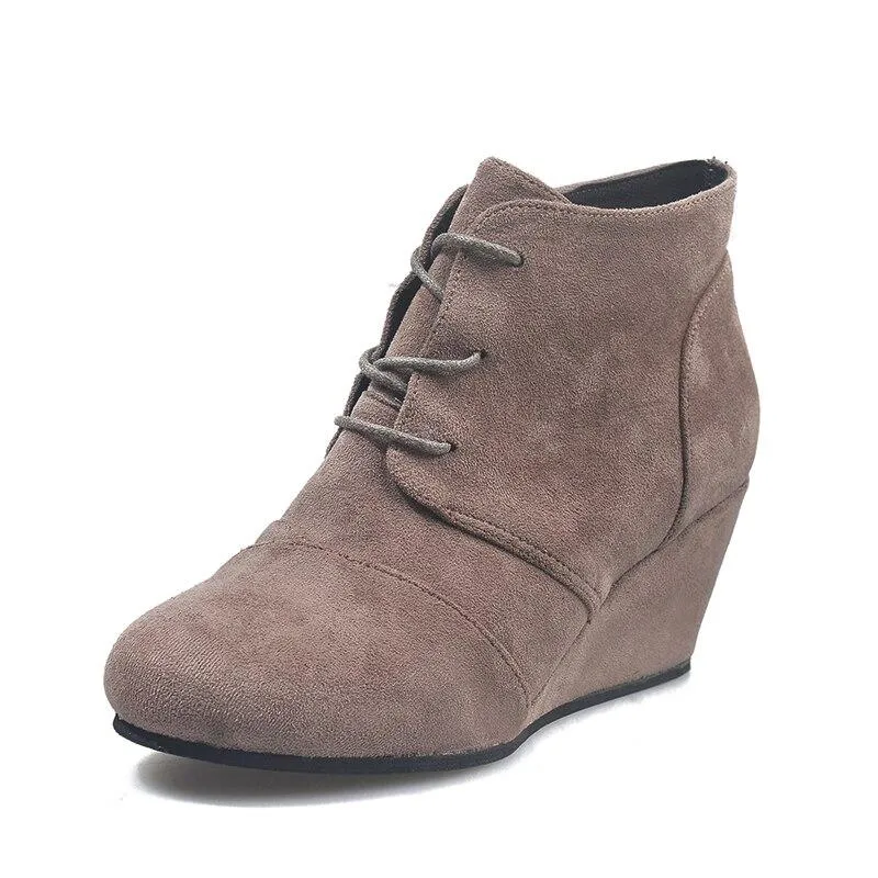 Timeless and supportive orthopedic Shoes