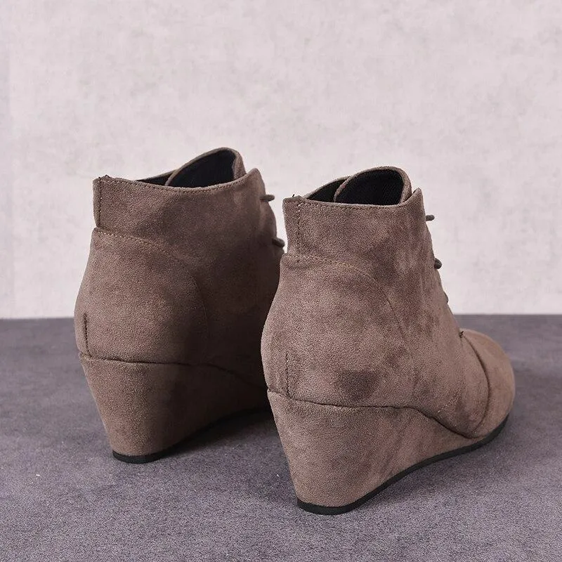 Timeless and supportive orthopedic Shoes