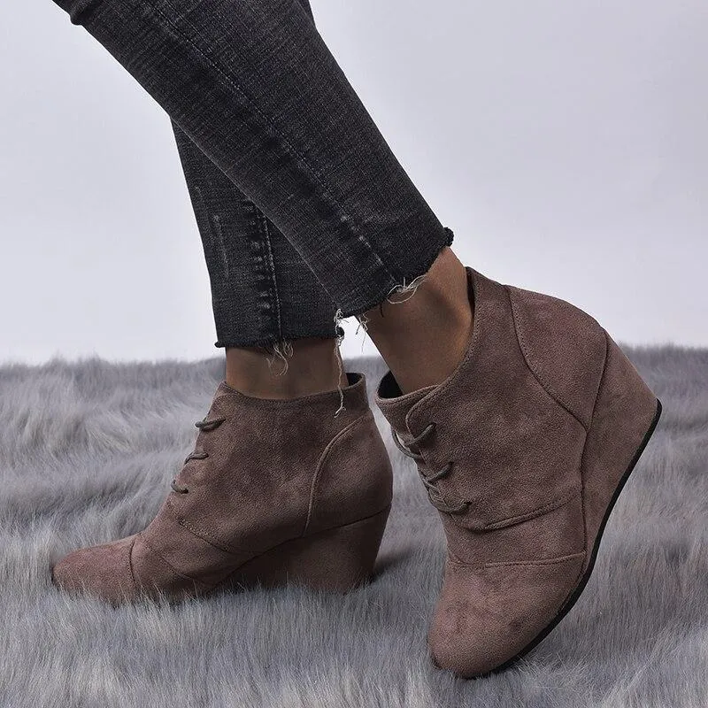 Timeless and supportive orthopedic Shoes