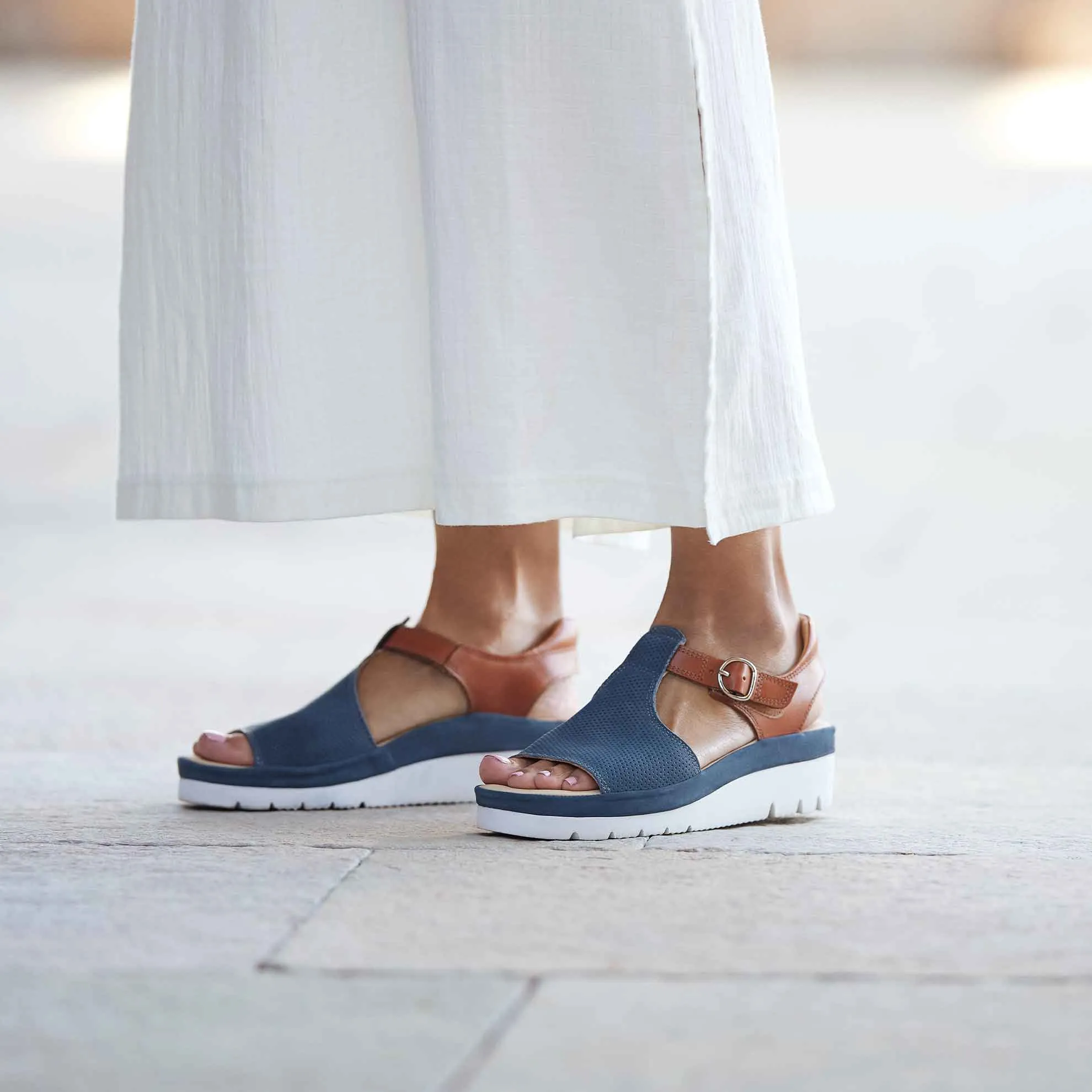 Women's Portola T-Strap Sandal